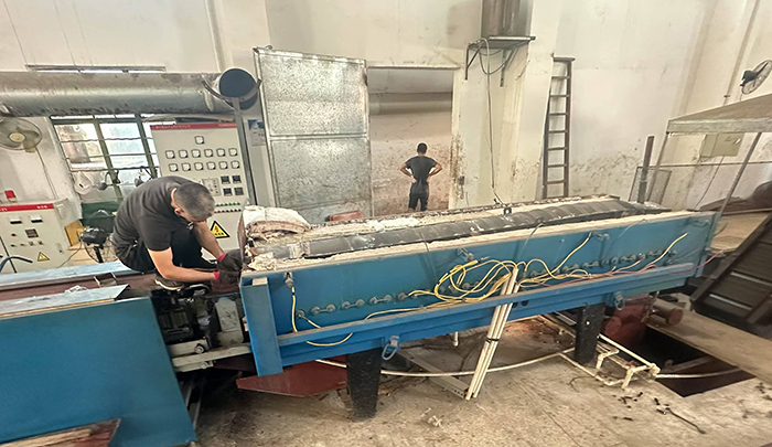 網帶淬火爐智能升級